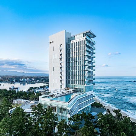 Seamarq Hotel Гангнеунг Екстериор снимка