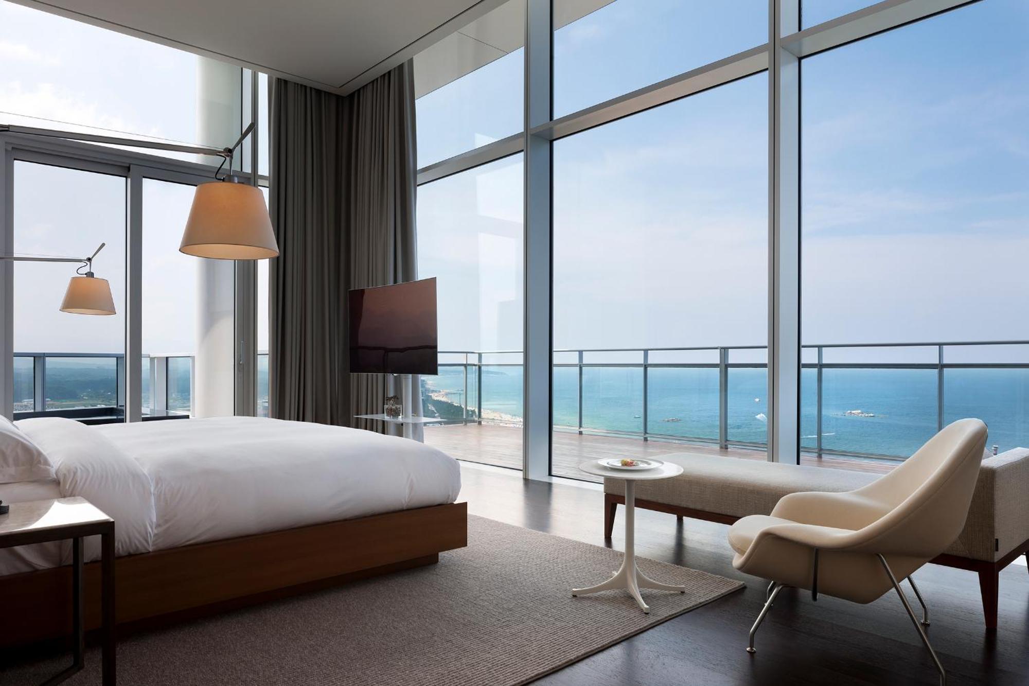 Seamarq Hotel Гангнеунг Екстериор снимка