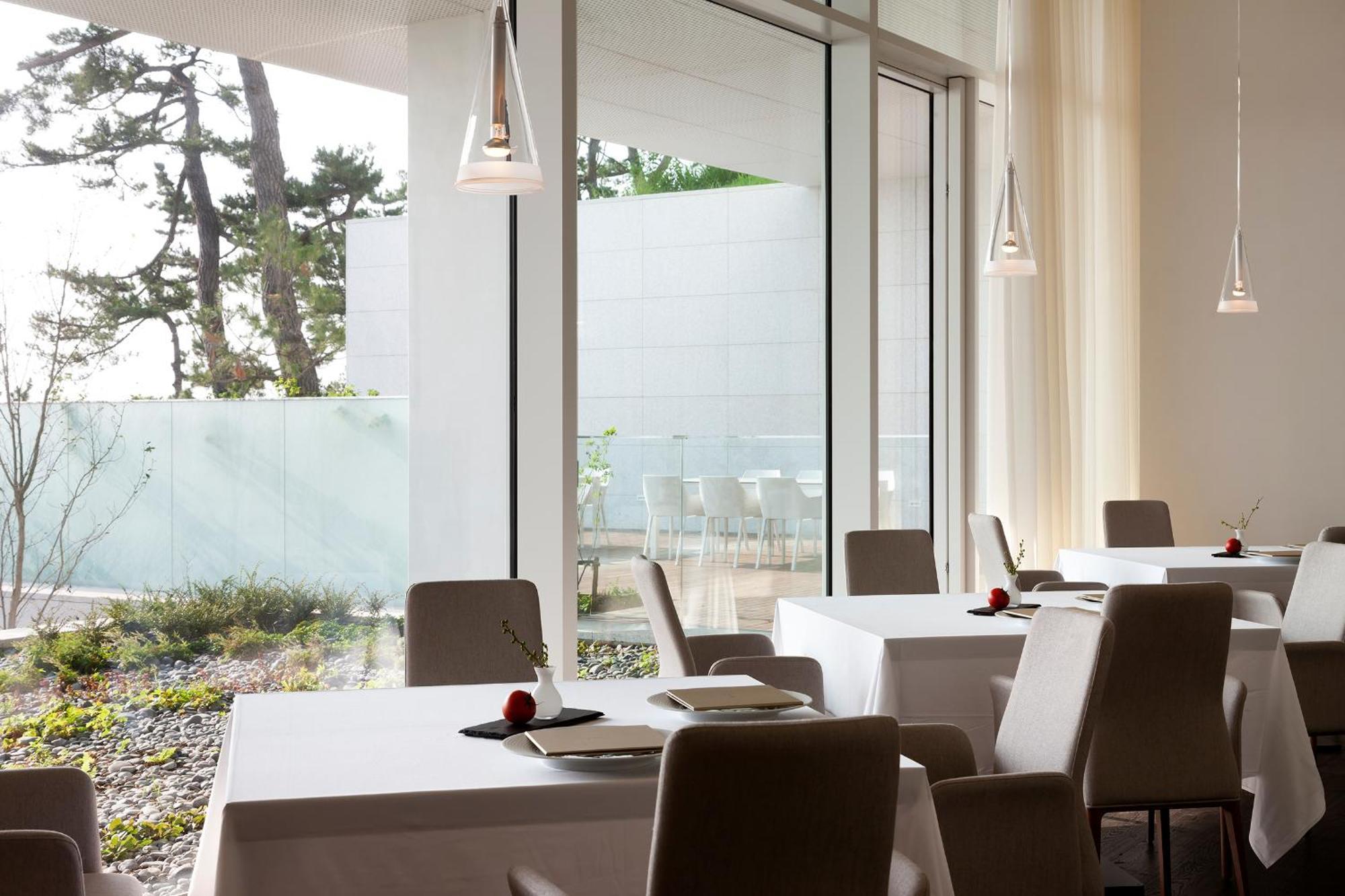 Seamarq Hotel Гангнеунг Екстериор снимка