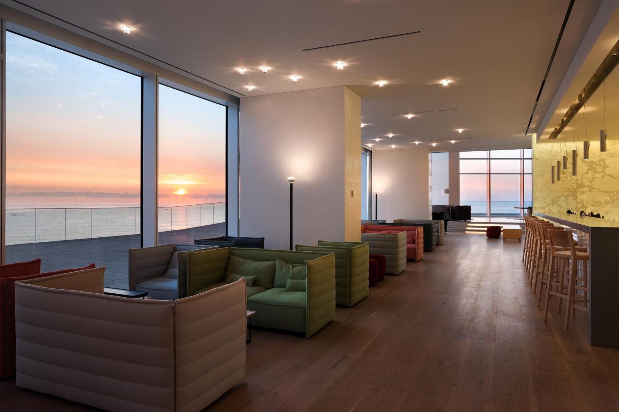 Seamarq Hotel Гангнеунг Екстериор снимка