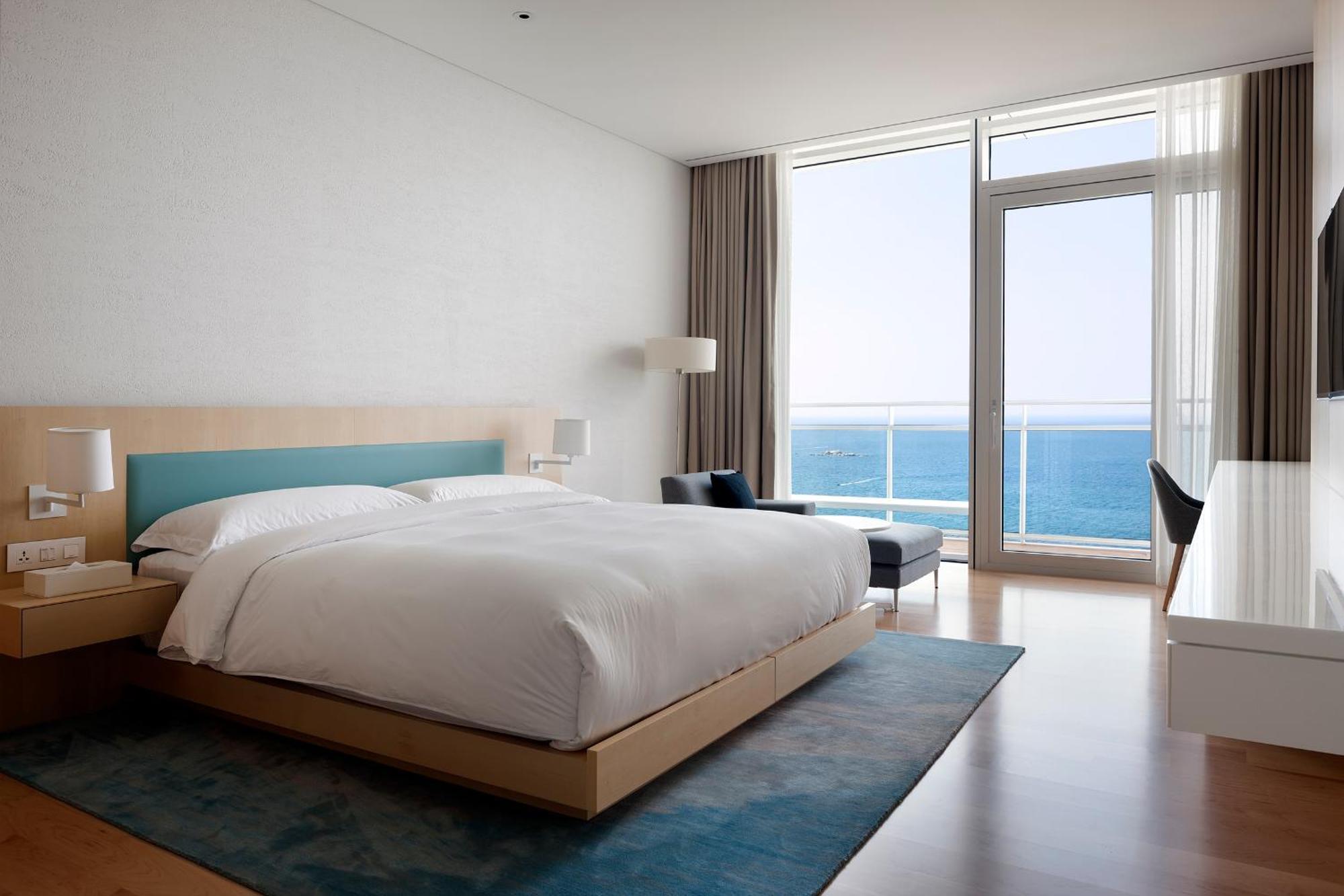 Seamarq Hotel Гангнеунг Екстериор снимка