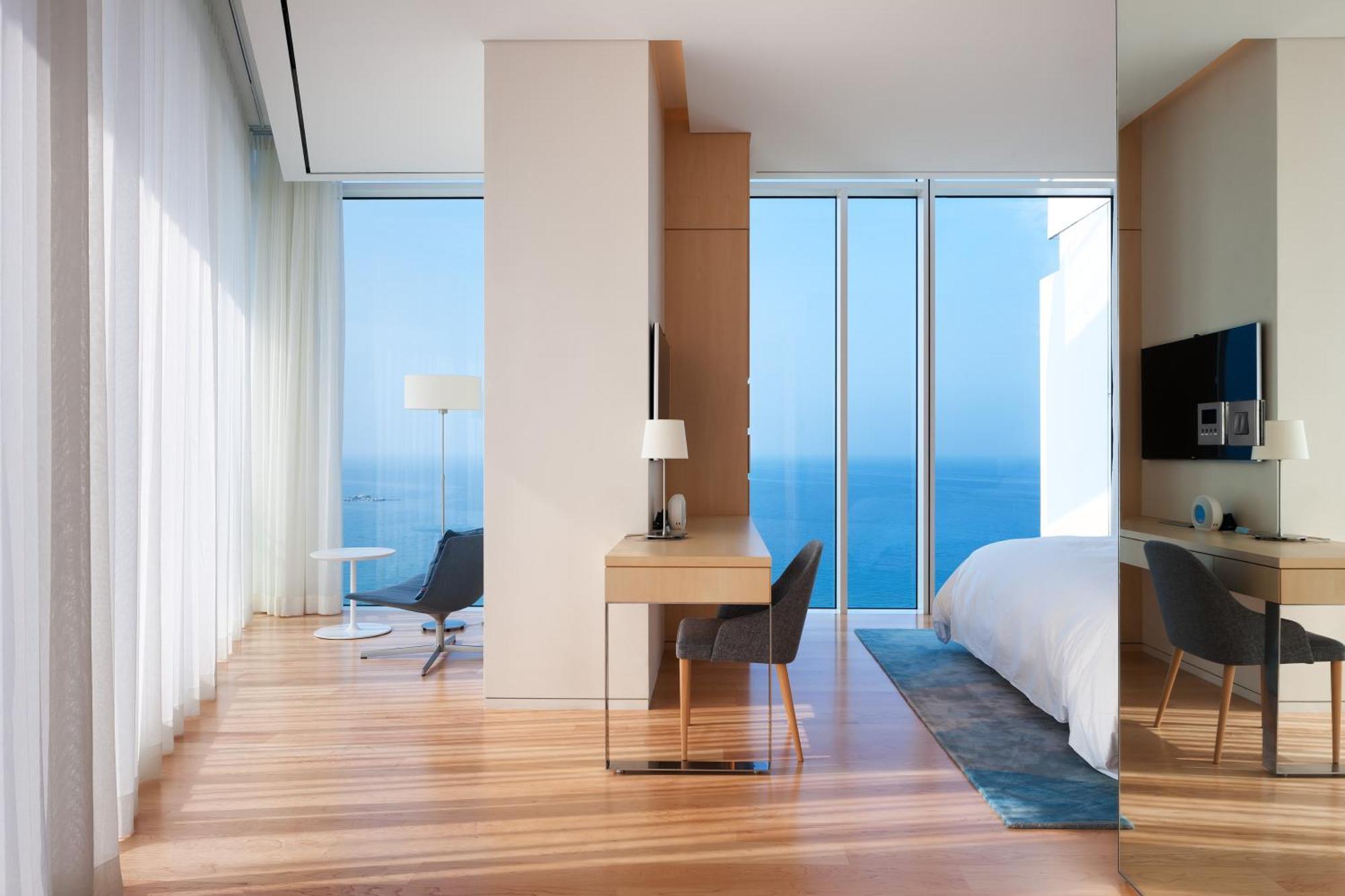 Seamarq Hotel Гангнеунг Екстериор снимка